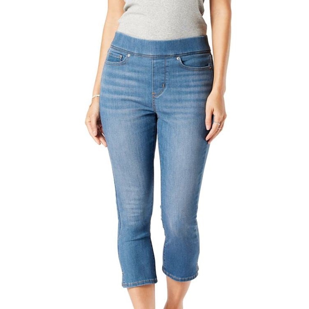 NWT Levi's Shaping Pull-on Jean Capris
